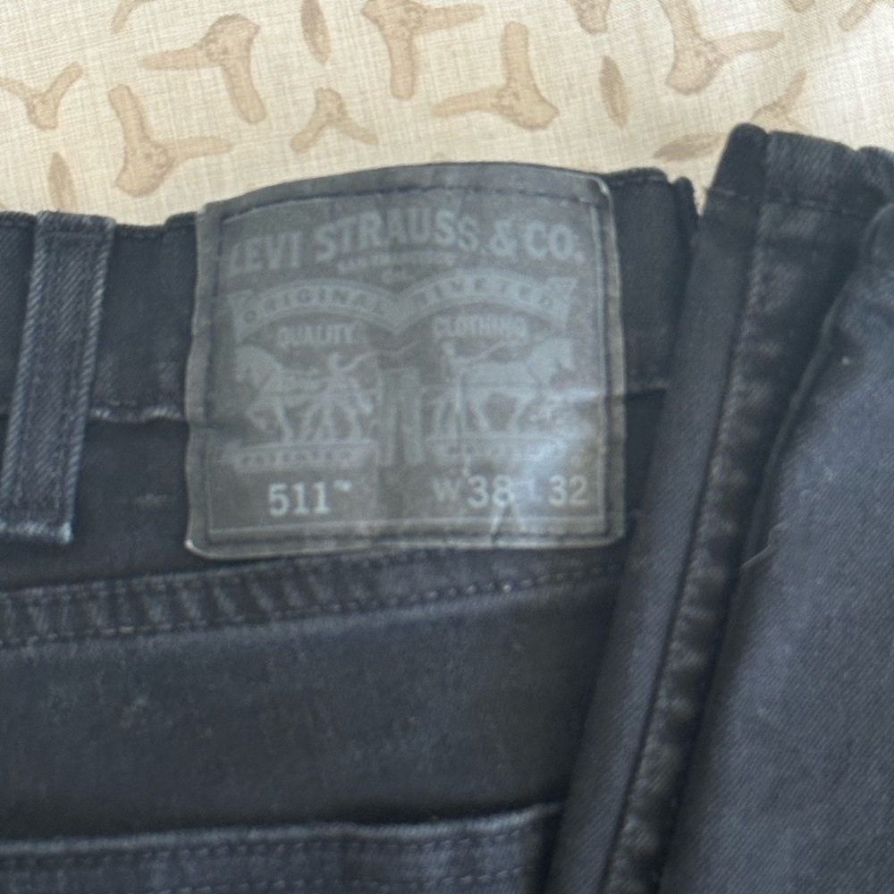 Levis Jeans - Picture 5 of 5